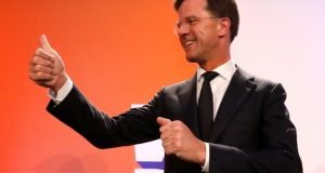 M. Rutte VVDp partija  gaus 32 mandatus 150 vietų parlamente REUTERS-Scanpix nuotr.